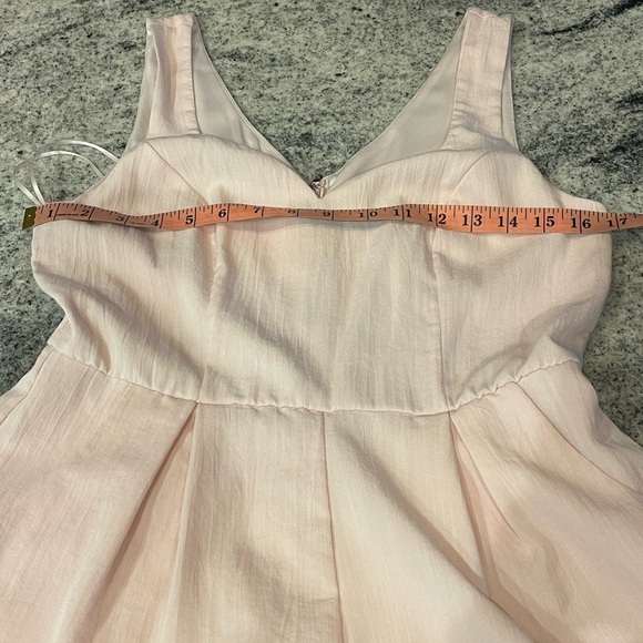 Francesca's Collections Light Pink Sleeveless Romper with pockets! - Picture 4 of 7